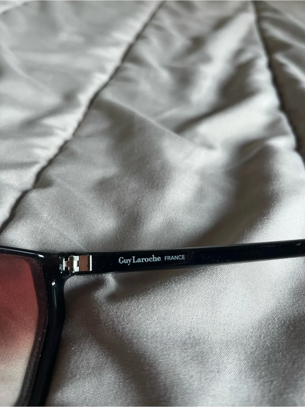 French designerWomen’s Cat-Eye Sunglasses - Black Frame with Pink GradientLenses